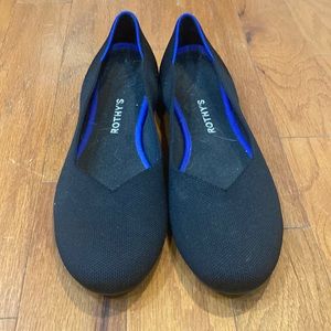 Black Rothy’s ballet flat in a size 11